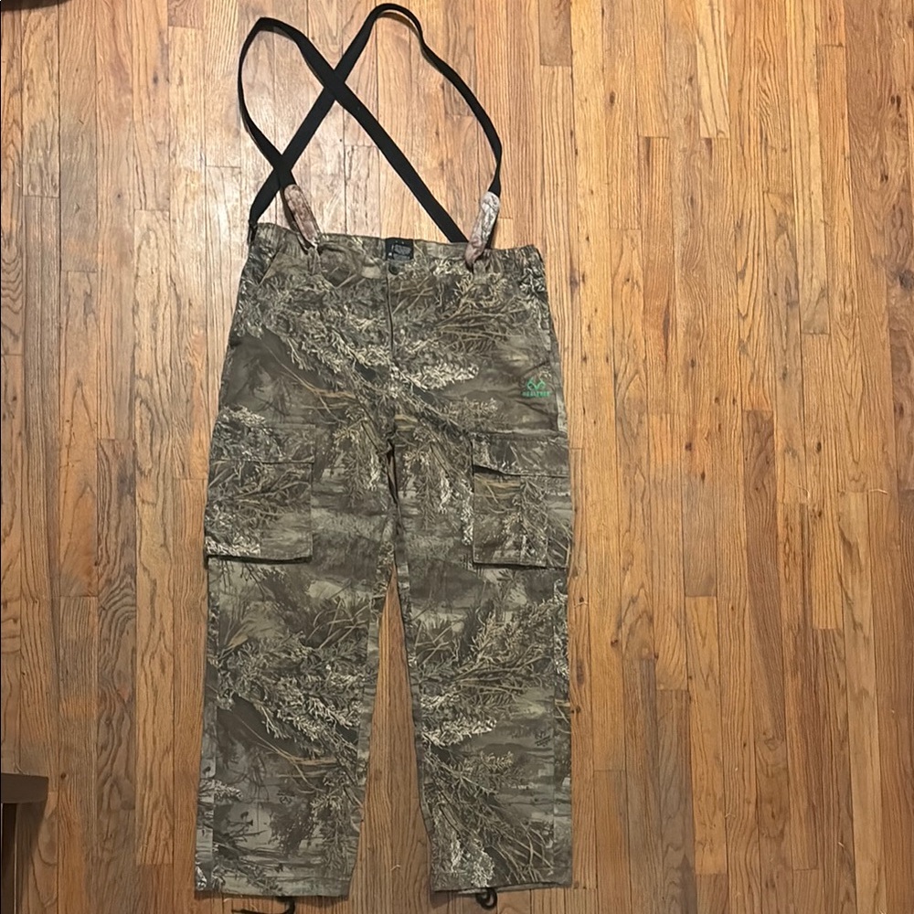 Realtree Camo Cargo Pants for Outdoor Adventures